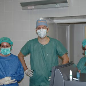 Implantarea de cornee artificiale AlphaCor